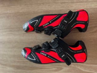 Zapatillas Ciclismo Carretera LUCK Negras/Rojas