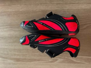 Zapatillas Ciclismo Carretera LUCK Negras/Rojas