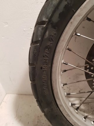 Rueda Delantera Aprilia Pegaso