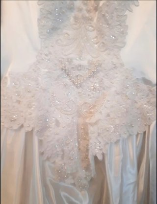 Abito da sposa principessa pizzo e perle