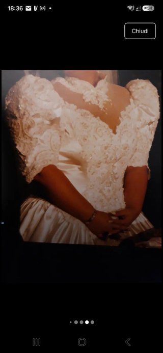Abito da sposa principessa pizzo e perle
