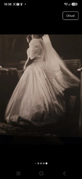 Abito da sposa principessa pizzo e perle
