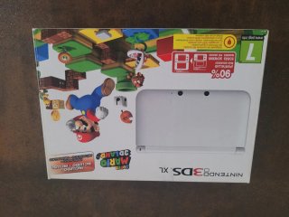 Nintendo 3DS Blanca con Caja