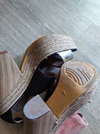 Sandalias Kanna tacón cuña esparto rosa y dorado