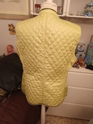 Chaleco acolchado amarillo
