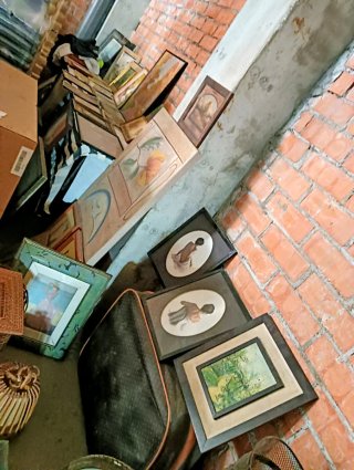 Collezione di oggetti antichi