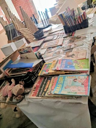 Collezione di oggetti antichi