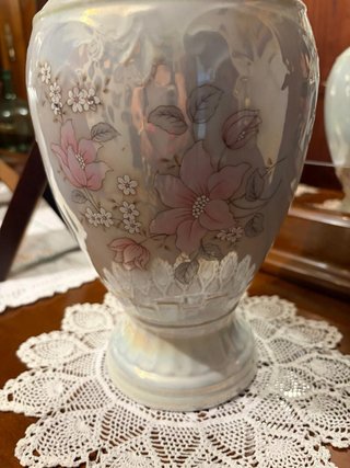 Jarrón de porcelana con flores
