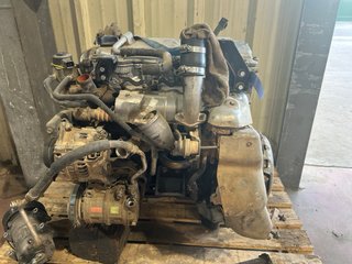 Motor Nissan Navara D40