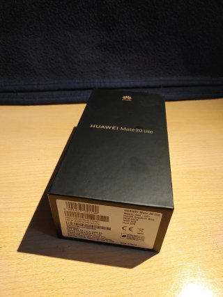 Huawei Mate 20 Lite + Accessori