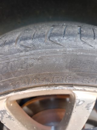 4 Llantas Aluminio 18 Pulgadas dos  con neumático