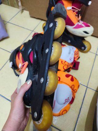 Patines en línea talla 36 + accesorios