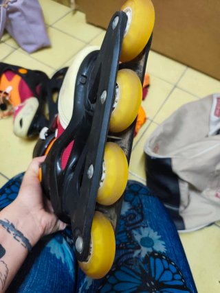 Patines en línea talla 36 + accesorios