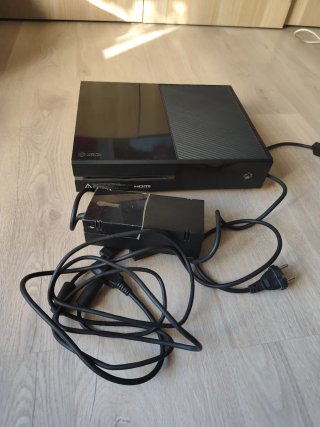 Xbox One Negra. Cableado original
