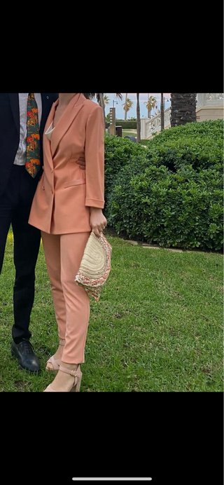 Traje mujer salmón fiesta