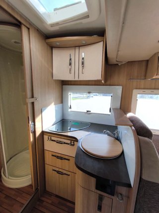 Autocaravana perfilada Elnagh Tloft 530