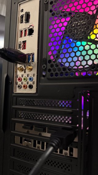 PC Gaming RTX 5070ti 16gb-Ryzen 7 7800X3D-32GB RAM
