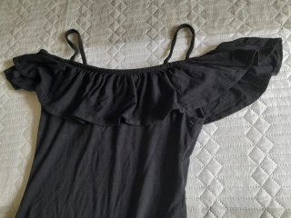 Body Negro con Volantes Hombros Descubiertos