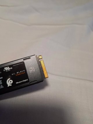 SSD WD_BLACK 1TB con dissipatore di calore