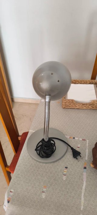 Lámpara  flexo de escritorio gris metálica