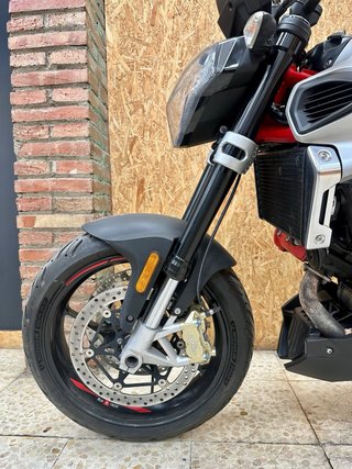 Aprilia Shiver 900