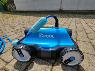 Robot pulizia piscina POOL