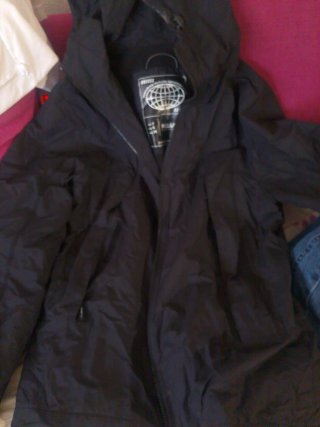 Chaqueta impermeable Pull&Bear negra Talla S