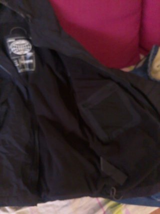 Chaqueta impermeable Pull&Bear negra Talla S
