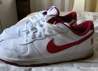 Zapatillas Jordan Negras y Rojas Vendo 2 pares