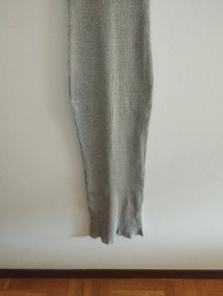 Vestido gris de punto sin usar