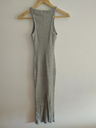 Vestido gris de punto sin usar