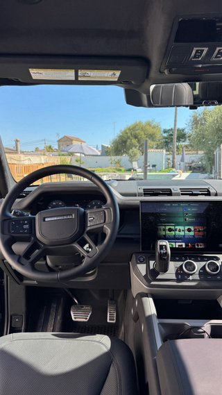 Land Rover Defender 2026