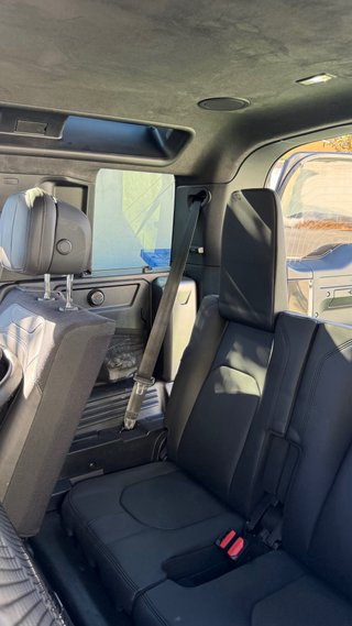 Land Rover Defender 2026