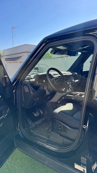 Land Rover Defender 2026