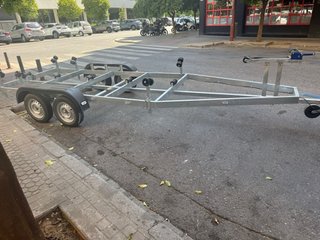 Transporte de barcos y motos de agua