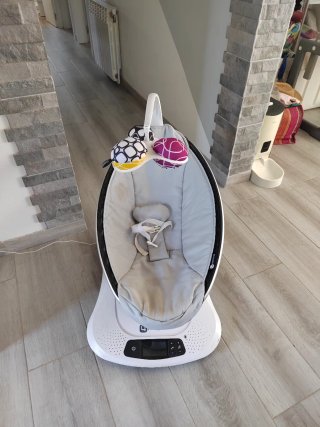 Mecedora eléctrica 4moms para bebé