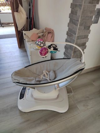 Mecedora eléctrica 4moms para bebé