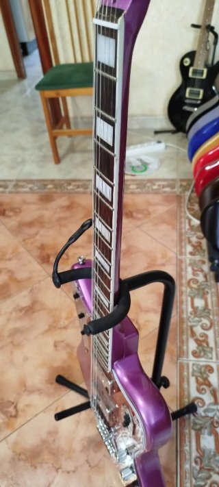 Guitarra Jaguar estilo Fender púrpura