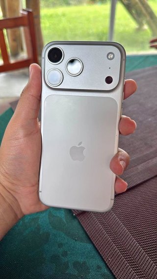 iPhone 17 Pro Max SILVER