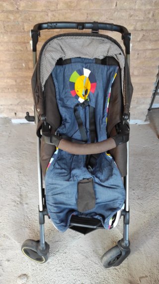 Silla de paseo y maxicosi Bébé Confort. Tb cuco.