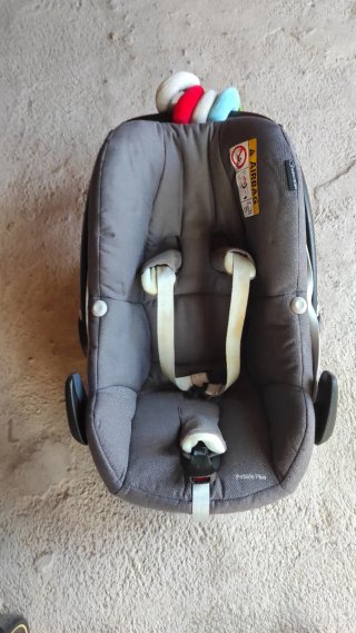 Silla de paseo y maxicosi Bébé Confort. Tb cuco.