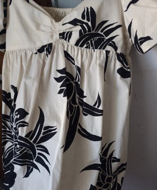 Vestido Zara floral blanco y negro