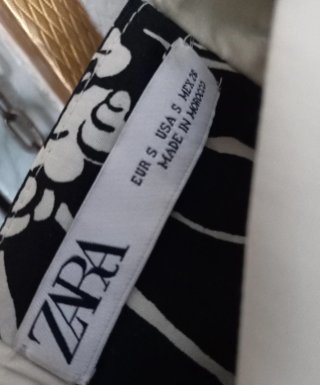 Vestido Zara floral blanco y negro