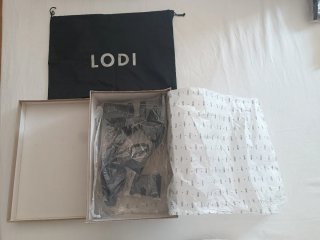 Sandalias LODI mujer tacón medio negras.