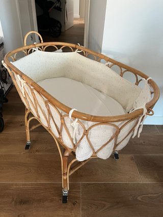 Moisés para bebé con vestiduras