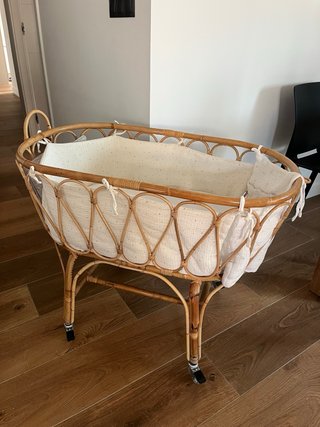 Moisés para bebé con vestiduras