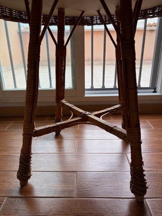 Tavolo rotondo in vimini con cristallo Negoziabile