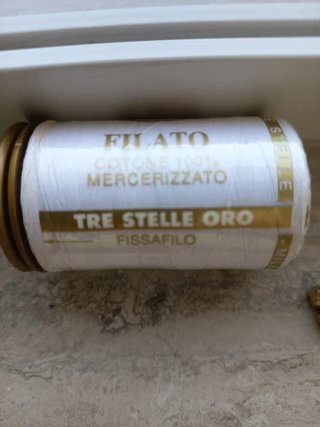 Lotto 2 rocchetti filo 3 Stelle ingiallo leggermen