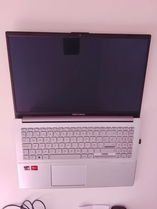 ordenador portátil ASUS Vivobook Plata