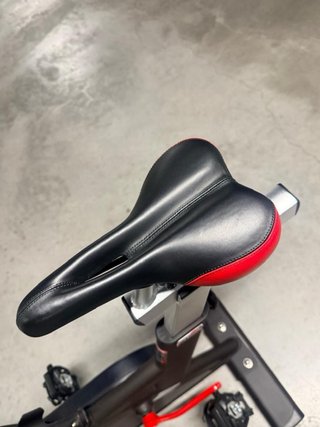 Bicicleta Spinning Life Fitness IC2